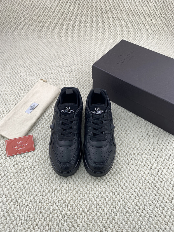 Va1e*ntin0 garavani sneaker