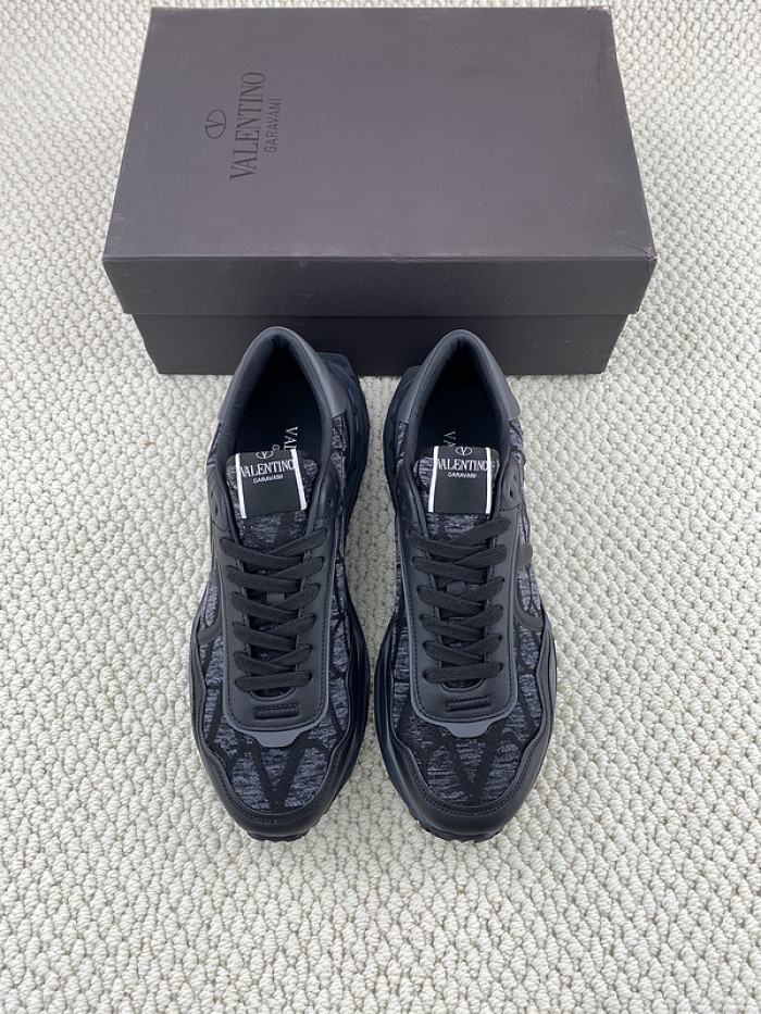 Va1e*ntin0 garavani sneaker