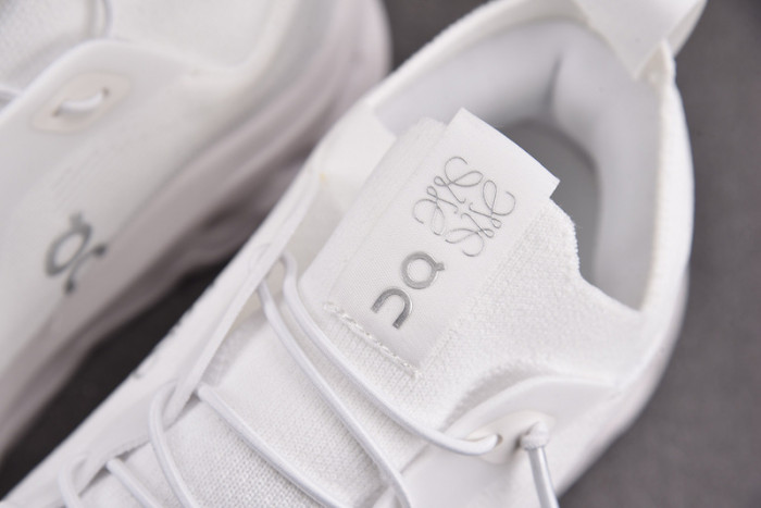 L0ew* sneaker
