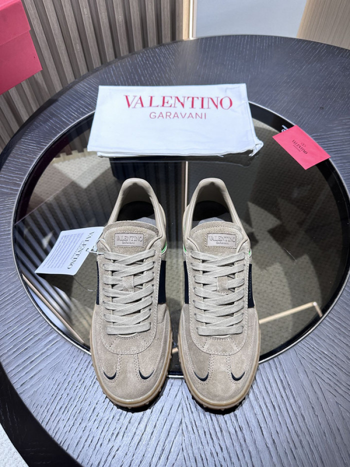 Va1e*ntin0 garavani sneaker