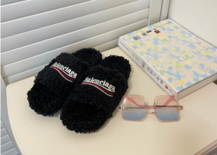 BALCIA Furry Slides